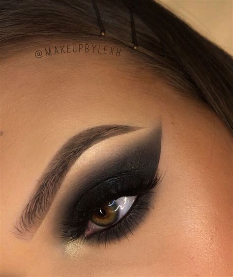 @MAKEUPBYLEXH⚡️ - Black Smokey Eye with Shimmer