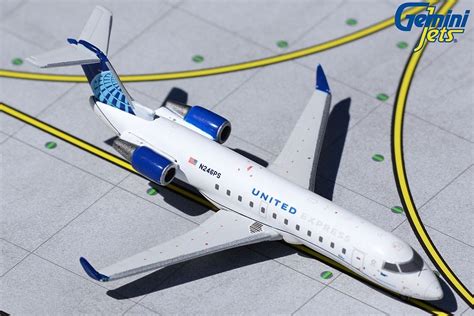 United Express Bombardier CRJ-200LR new livery N246PS Gemini GJUAL1966 scale 1:400 ezToys ...