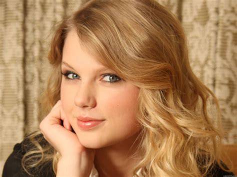 Taylor Swift wallpaper 2 - BERITA HARIAN ONLINE