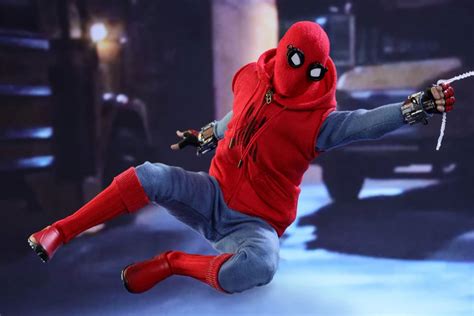 Hot Toys Goes Homemade With First Spider-Man: Homecoming Figure