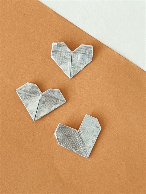 Gum Wrapper Heart Origami: A Step-by-Step Guide – easy origami tutorial