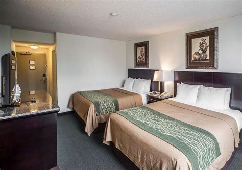 Comfort Inn and Suites Edmonton Hotel (Edmonton (AB)) - Deals, Photos & Reviews