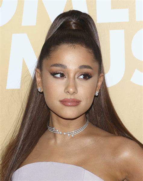 Ariana Grande Ditches Iconic Ponytail, Debuts Shorter Hairstyle | lupon ...