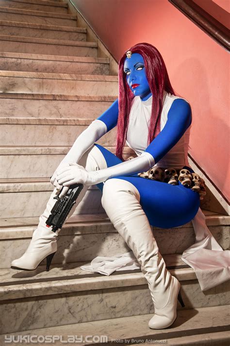 Marvel's Classic Mystique Cosplays are Mutant & Proud - Bell of Lost Souls