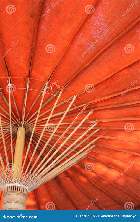 Vintage Red Umbrella Background,Chinese Bamboo Umbrella Stock Photo - Image of bamboo, color ...