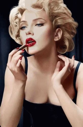 Marilyn Monroe Glitter GIF - Marilyn Monroe Glitter Sparkle - Discover ...