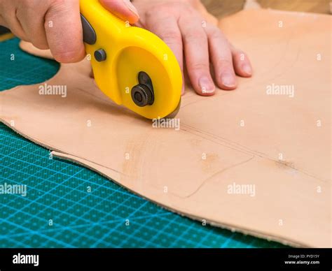 Rotary knife hi-res stock photography and images - Alamy