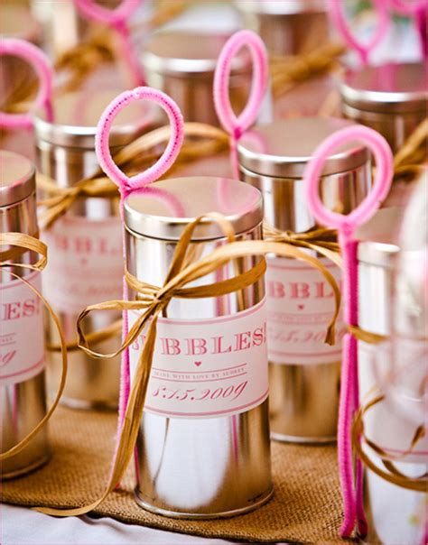 10 Amazing DIY Wedding Favors - Belle the Magazine . The Wedding Blog ...