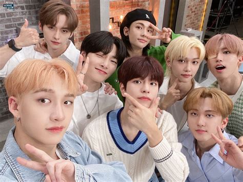 After School Club on Twitter | Kids icon, Stray kids ot8 selca, Kids groups