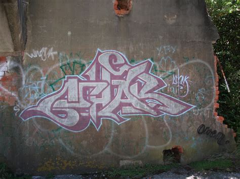 KNEKTED: East Coast Graffiti...