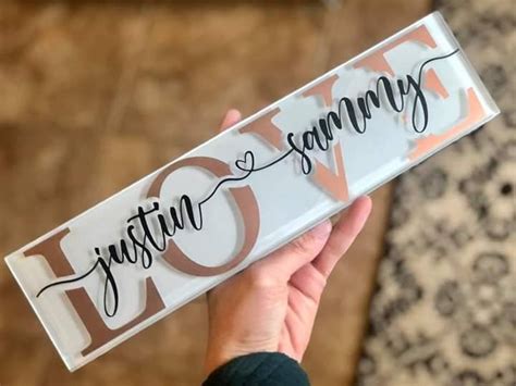 DIY Vinyl Sign Ideas for Valentines | Cricut Crafts