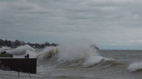 Lake Erie - April, 13, 2020 storm - YouTube
