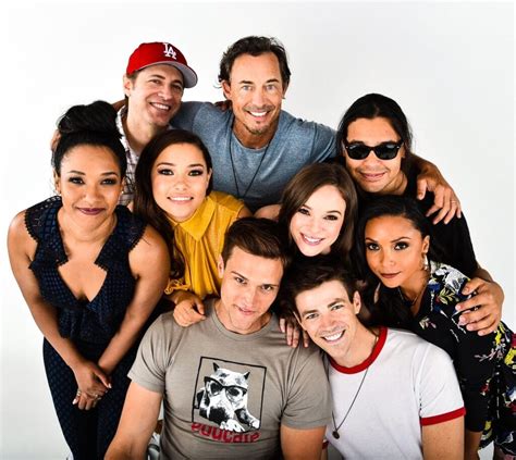 The Cast Of 'The Flash' Will Spend An Evening Together On 'Stars In The House'