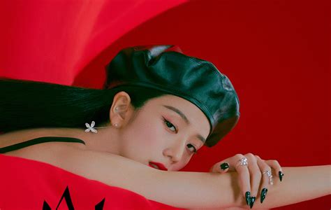 BLACKPINK’s Jisoo blossoms in music video for ‘Flower’ – Afrik Best Radio