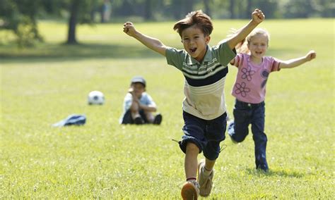 Parents' anxieties keep children playing indoors: Fears about traffic ...