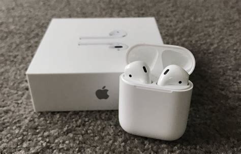 مستخدموا سماعات AirPod معجبون بسماعاتهم، وهذه هي الأسباب! - سماعة تك