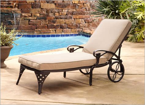 Best Poolside Lounge Chairs / Modern Outdoor Ideas Round Chaise Double ...