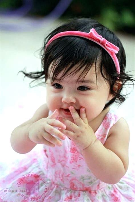 Cute Baby Girl Wallpaper - HD Wallpaper & Backgrounds Download