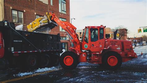 DSNY Apparatus and Dumptrucks Removing Piles of Snow - YouTube