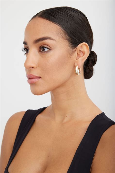 Discover 142+ africa outline earrings latest - seven.edu.vn