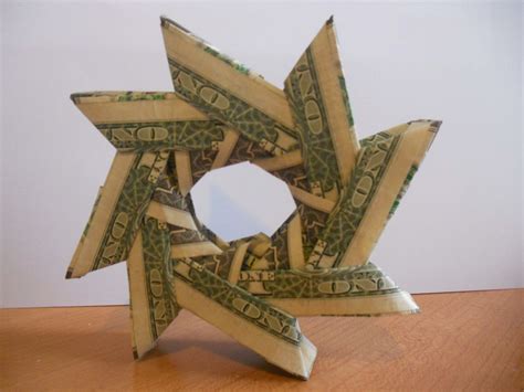 Money Origami Wreath: A Creative Way to Celebrate Special Occasions on a Budget – easy origami ...