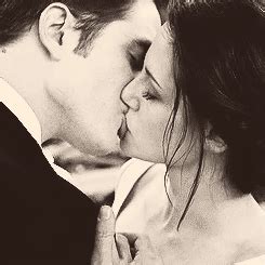 bella and edward kiss after the wedding - Twilight Series Fan Art (29362644) - Fanpop