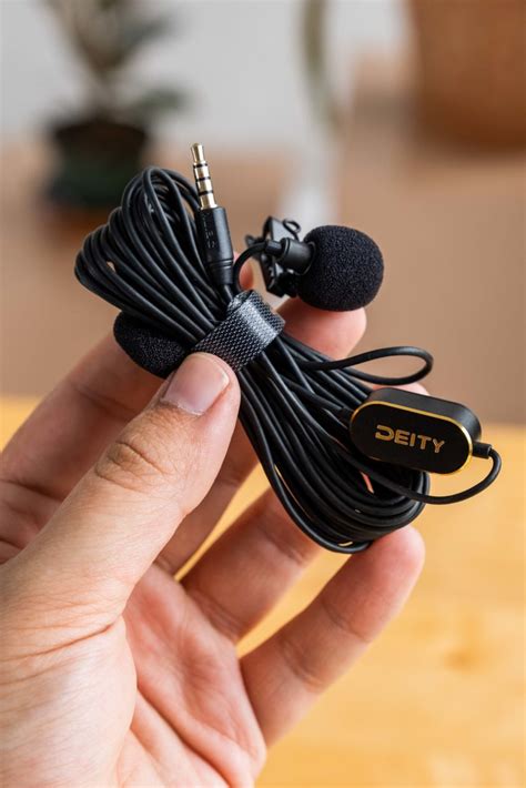 V.Lav - DSLR and Cell Phone Lavalier Microphone, 3.5mm TRRS