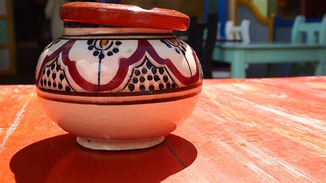 Eastern ashtray, white and red ceramic jar, eastern, ashtray, morocco, ashe, HD wallpaper ...