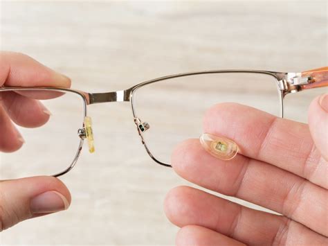 Types of Nose Pads for Glasses & What They Do