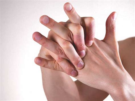 Itchy Fingers: Causes, Treatment, and Prevention