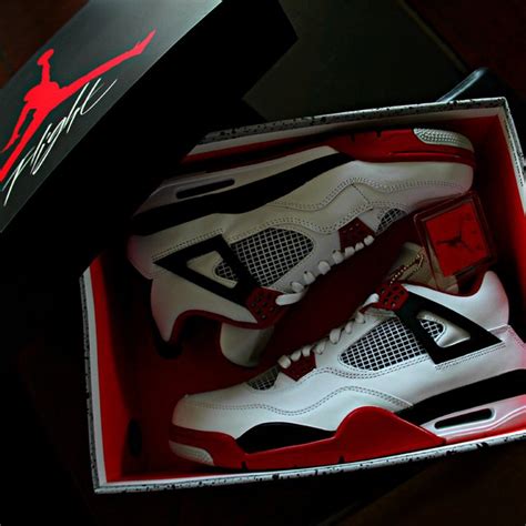 Air Jordan 4 Retro Fire Red 2012 » Petagadget