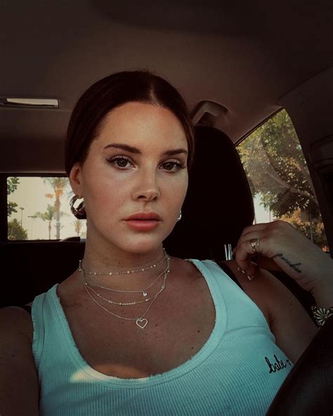 What is Lana Del Rey's Instagram? [2022] | QAQooking.wiki