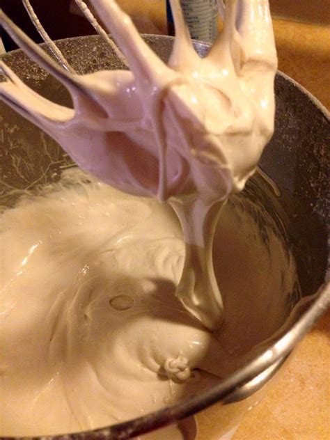 The Comforting Vegan : Homemade Vegan Marshmallow Creme