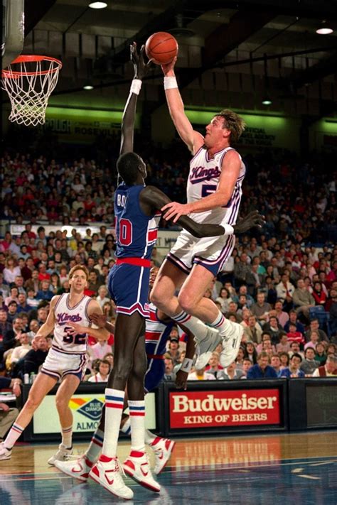 #tbt: Manute Bol was very, very tall - Sports Illustrated