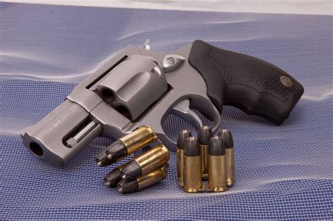 Taurus 905 9mm revolver : guns