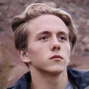 Bridger Nelson (YouTube Star) - Age, Birthday, Bio, Facts, Family, Net Worth, Height & More ...