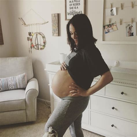 'Total Divas' Star Brie Bella Flaunts Her Baby Bump at 19 Weeks — See ...