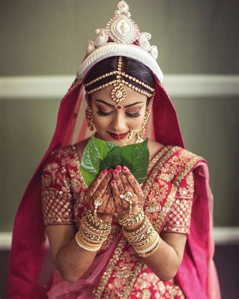 Beautiful Hindu Bengali Bride. Indian Bridal Makeup & Jewellery ...