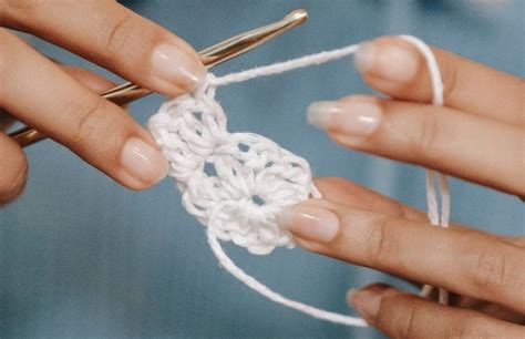 How To Crochet The Magic Circle - The World Crochet