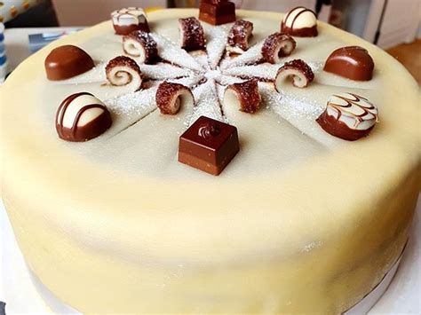 Kuchen Mit Marzipan Eindecken / Dr Oetker Feine Marzipan Decke Online Kaufen Backen De Shop ...