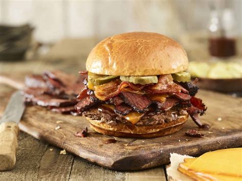 smashburger-smoked-brisket-1536x1151 - Phoenix on the Cheap