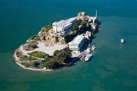 Traveling to Alcatraz, San Francisco - Traveldigg.com