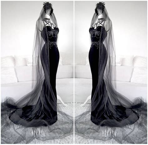 Who will have the costume o Morticia Addams for Halloween? 🕸 #askasu #blackdress #costume # ...