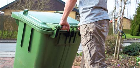 RESIDENTIAL TRASH CANS | Scrubcan Inc