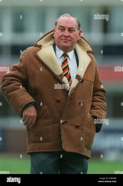 RAY ILLINGWORTH ENGLAND CRICKET MANAGER 25 June 1995 Stock Photo - Alamy