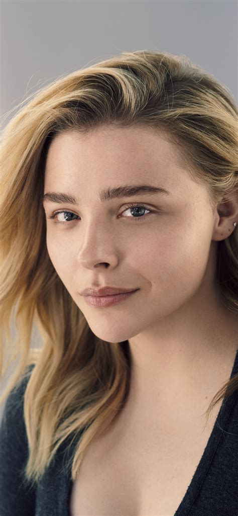 1125x2436 Chloe Grace Moretz No Makeup Challenge 5k Iphone XS,Iphone 10,Iphone X HD 4k ...