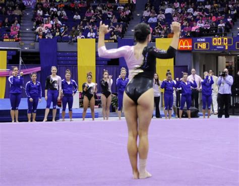 Tigers mimic floor routines to support teammates | Sports | lsunow.com