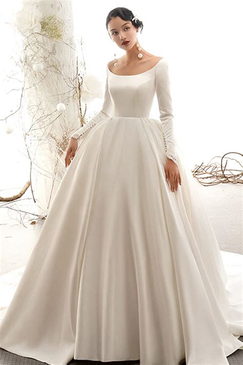 Scoop Neck Lace Long Sleeve Tied Back Satin Wedding Dress with Train