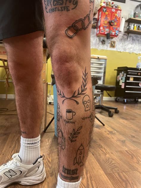 Tattoo Bein Mann | Simple leg tattoos, Leg tattoos small, Tattoos