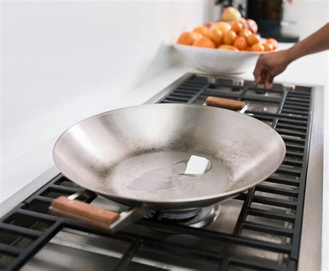 How to Clean a Wok | Cleaning a Wok - Guide with Pictures | Cleanipedia UK